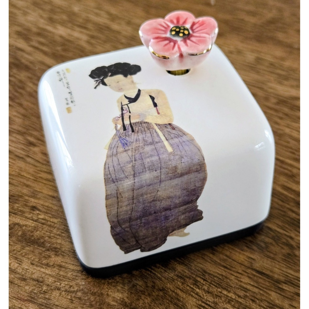 Moony Orgel Arirang Music Box Korea Signed Handmade/Painted Cherry‎ Blossom 3D